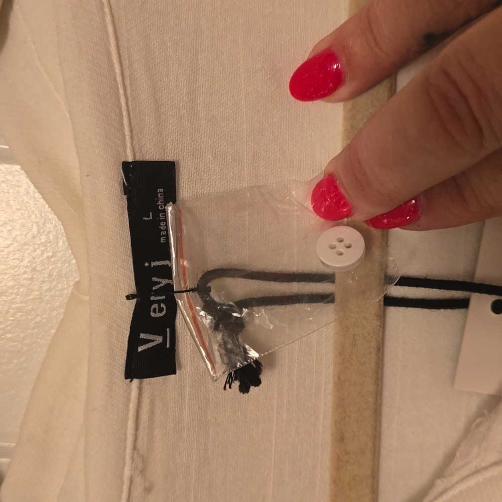 Very J linen blend button down Large - Picture 4 of 4